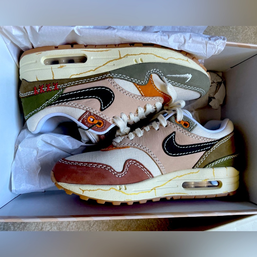 NIB NIKE AIRMAX 1 RPM ( smiley face on back) Womens size 8